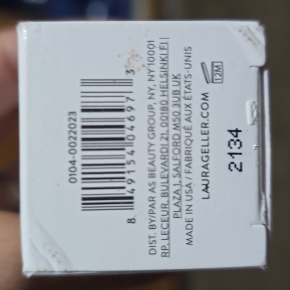 Laura Geller Double Take Liquid Foundation - MEDIUM - Picture 6 of 6